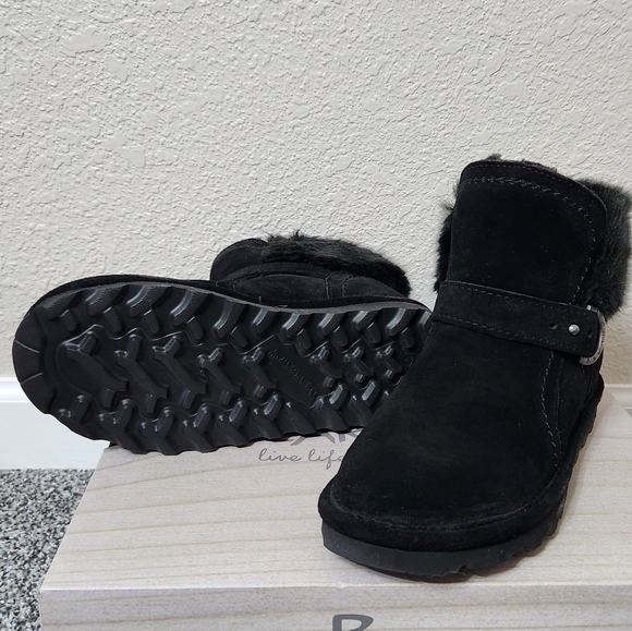 Bearpaw Ankle Boots - Picture 5 of 6